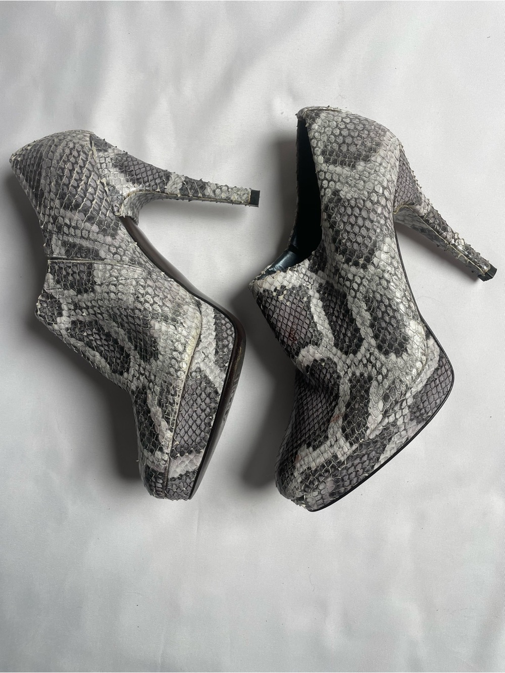 Stuart Weitzman Genuine Python Snake Skin Platform Ankle Boots – Gray, Size 6M